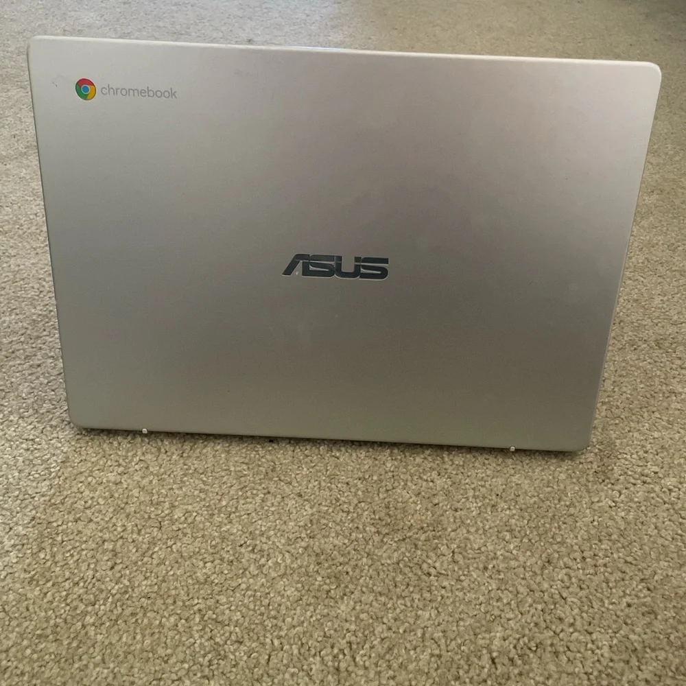 ASUS Silver Laptop Sleek Design Chromebook